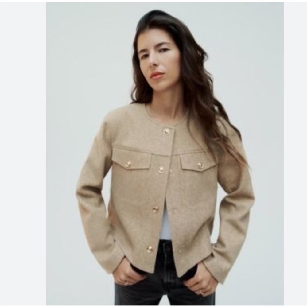 Zara Cropped Beige Jacket Gold Buttons quiet luxury preppy blogger favorite XS